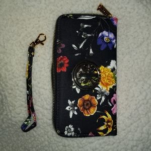 Zippered wristlet wallet